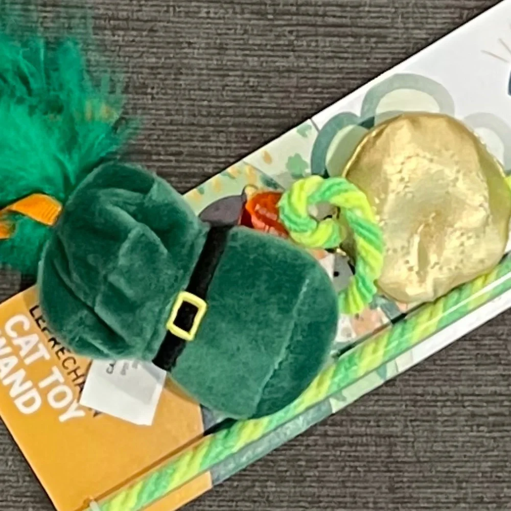 CAT TOY with Sound and Catnip ☘️